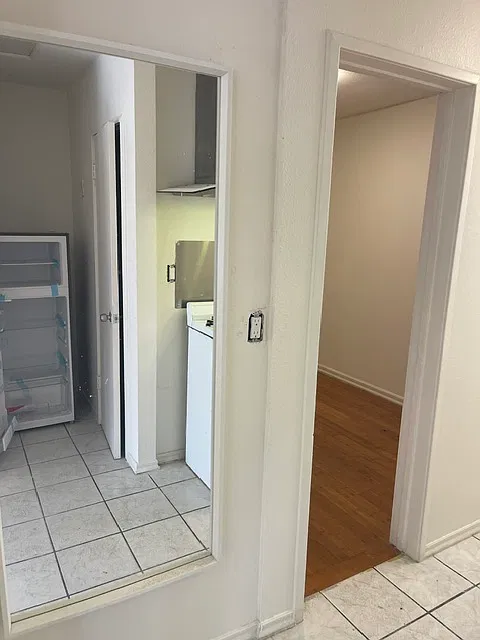 404 E Balboa Blvd — Photo 2