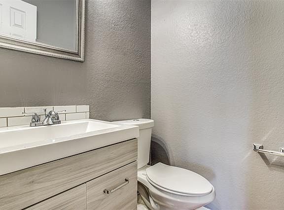 5th image of 3838 Coates Cir