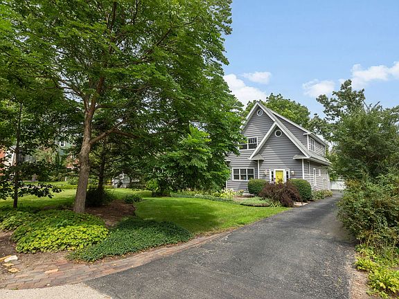 2nd image of 139 Washington Cir