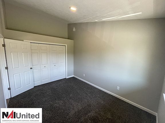 4th image of 909 E 7th St APT 24