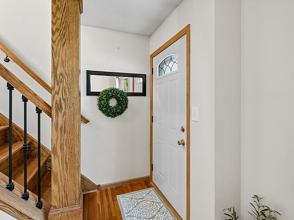 5th image of 14 Pine Dr