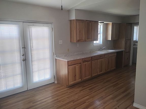 4th image of 913 Hopi Rd