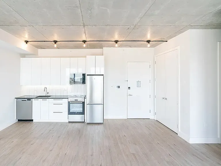 815 Flatbush Ave #Penthouse 4 — Photo 7