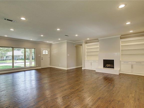 5th image of 12147 Midlake Dr