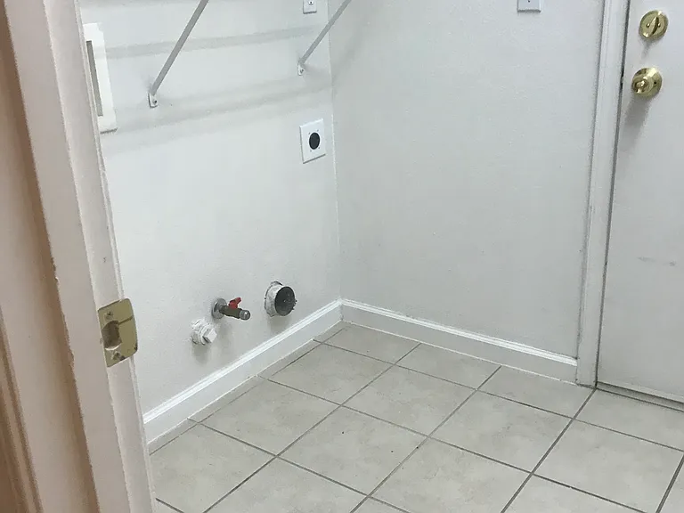 2240 Lorena Ave — Photo 17