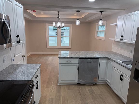 3rd image of 308 W 3rd St