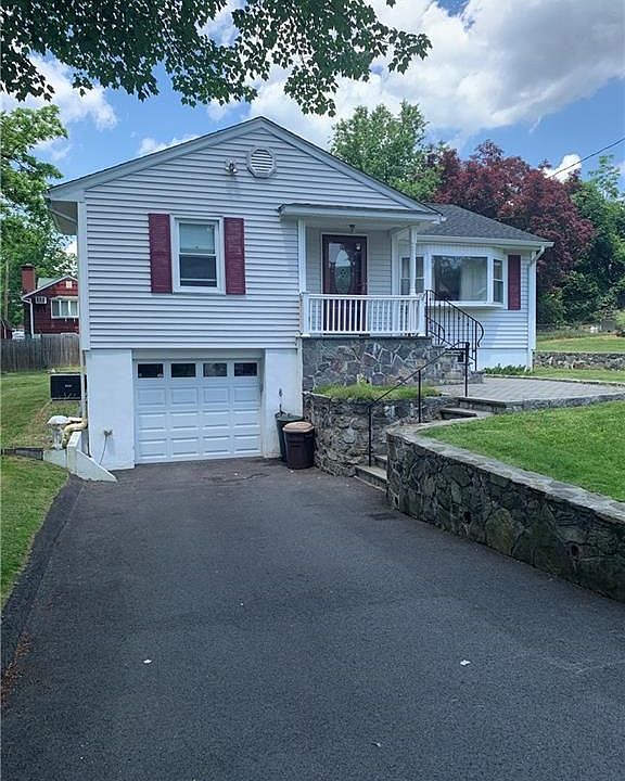 2nd image of 11 Beechland Ct