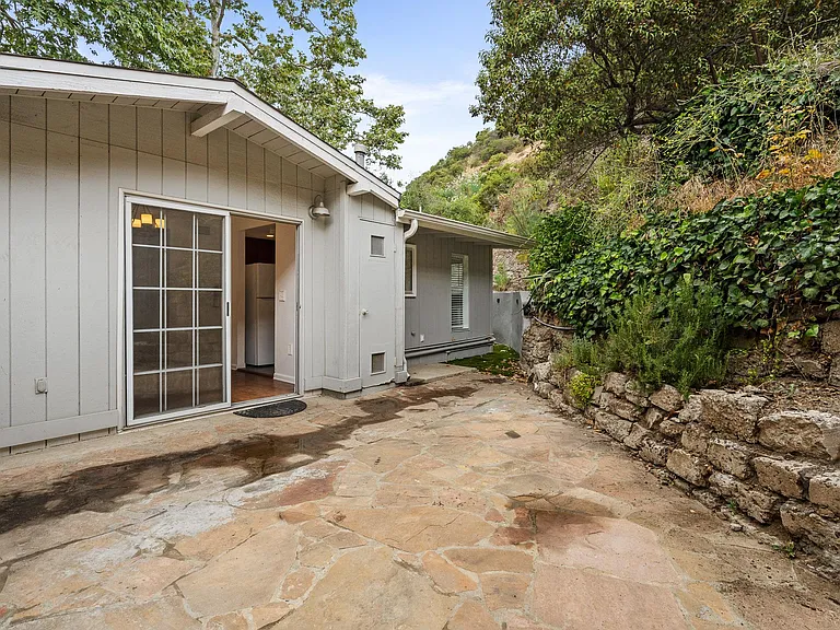 1628 N Beverly Glen Blvd — Photo 14