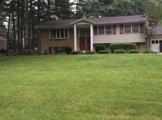 9905 Montclair Ct, Vienna, VA 22181