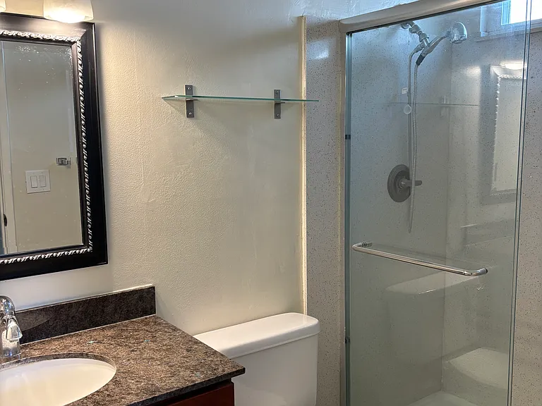 392 Henderson Dr — Photo 4