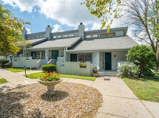 1015 W Maple Ave #20, Independence, MO 64050