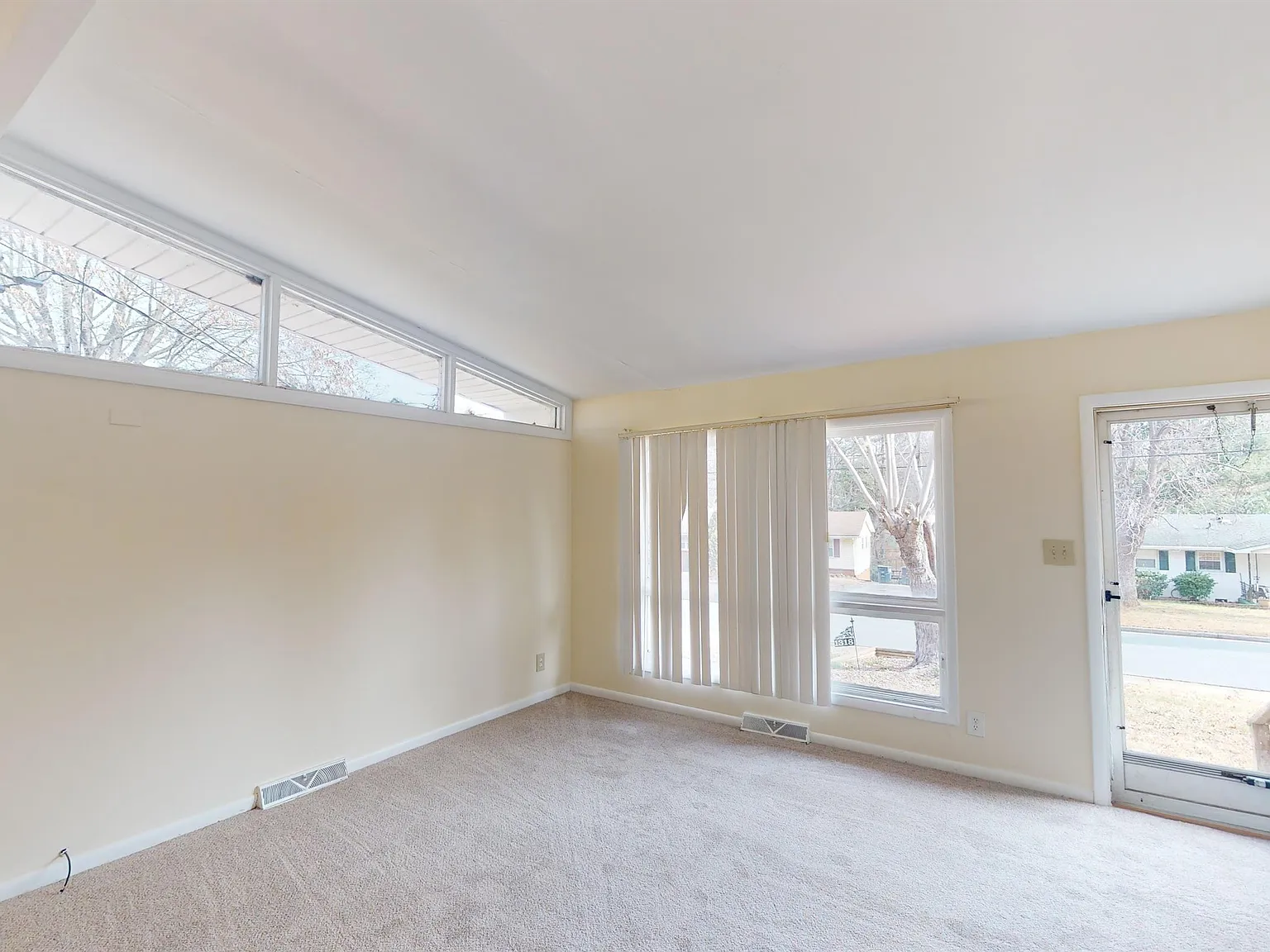 1318 Argonne Boulevard - 1 — Photo 3