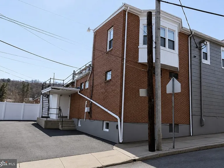 17 N 23rd St #2 — Photo 16