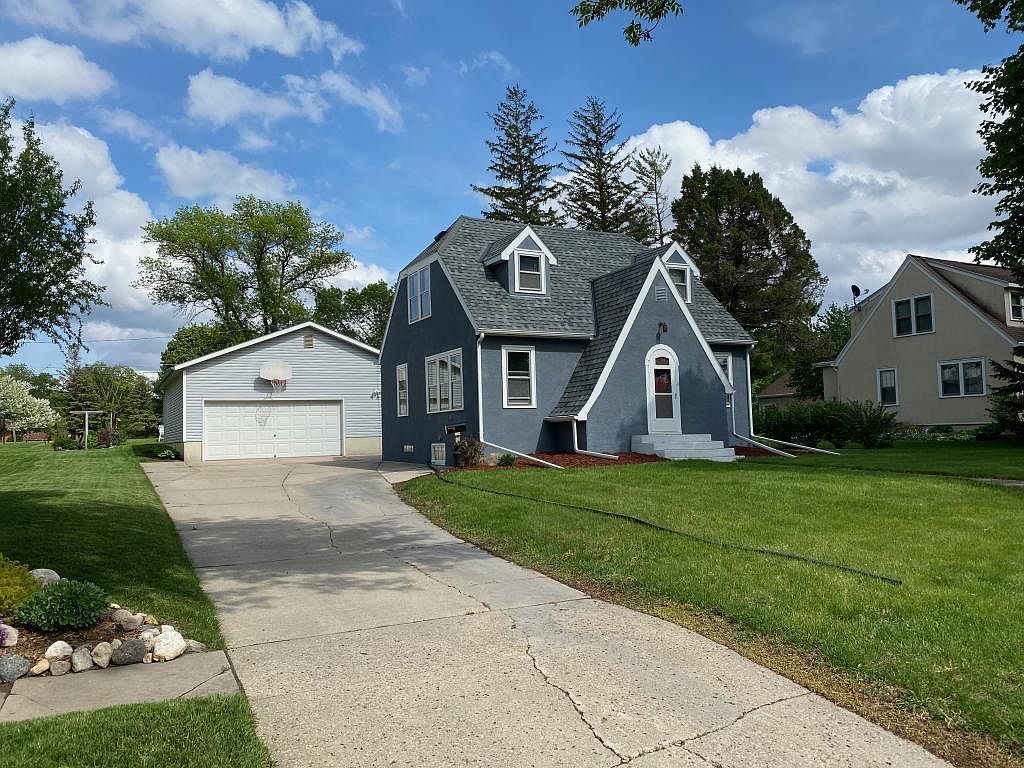605 7th St S, Olivia, MN 56277 Zillow