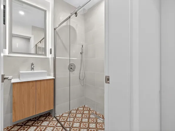 31 Bayview Avenue image 35 of 37