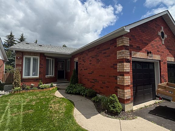 3rd image of 1398 Lillico Cres