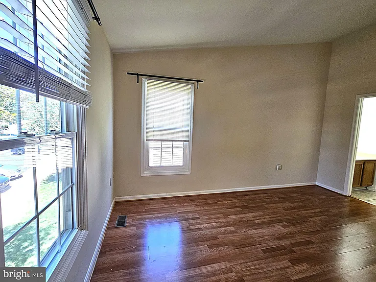7339 Rokeby Dr — Photo 18