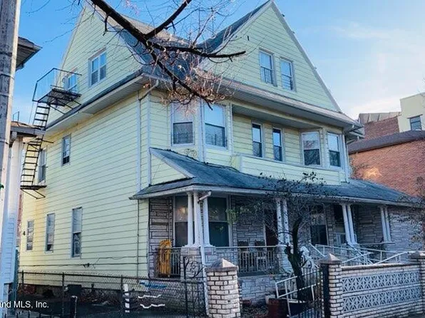 8743 Bay 16th St, Brooklyn, NY 11214