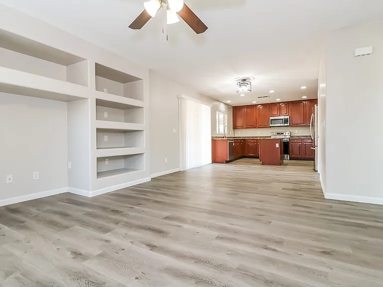 7113 W Winslow Ave — Photo 10