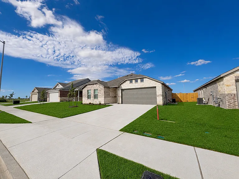 15020 Reyes Rd — Photo 3