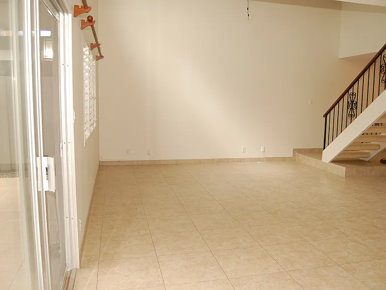 559 Keolu Dr — Photo 9