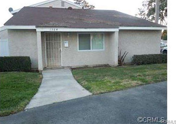 1st image of 1364 N Elderberry Ave