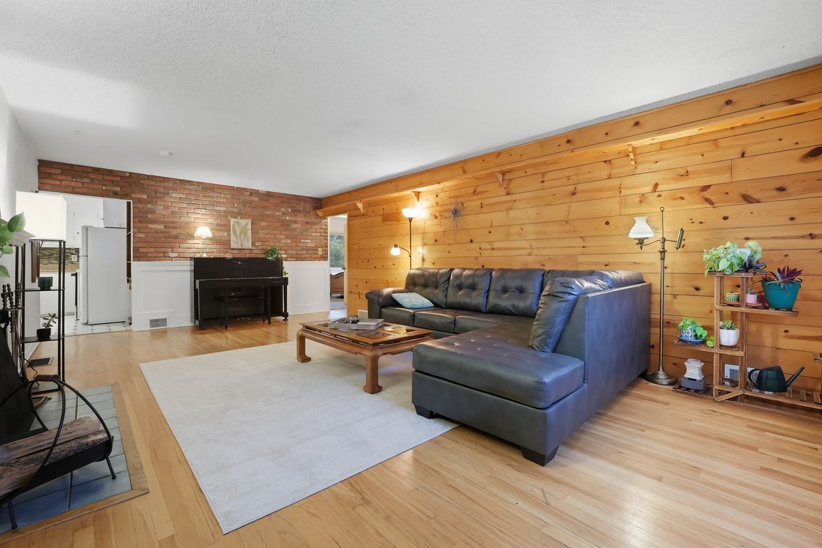 next background image