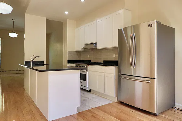 Rented by DTRE | media 34
