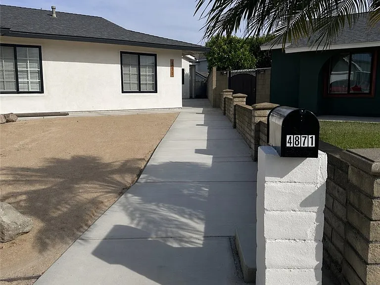 4871 Independence St — Photo 17