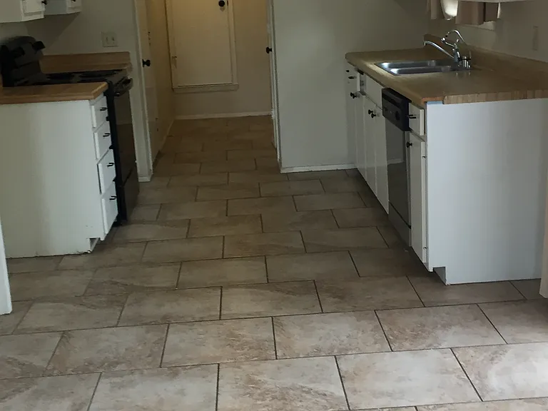 3105 Mark Ln #B — Photo 3