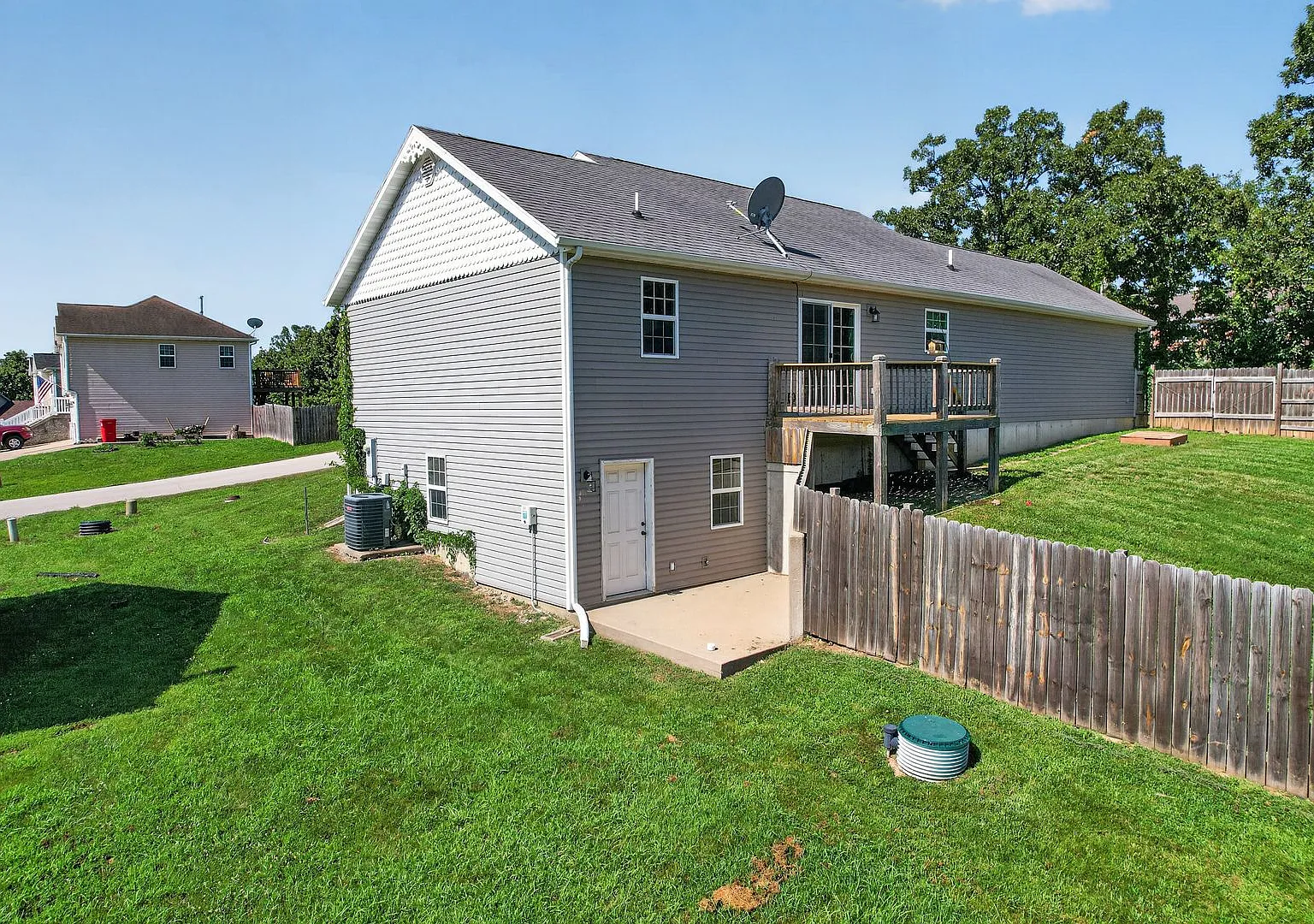 4 Bedroom Home with a Fenced in Backyard! — Photo 3
