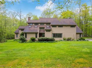 8880 Galloway Trl, Novelty, OH 44072