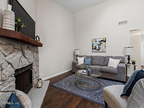 5th image of 2753 CAVENDER Court