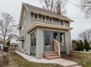 7424 Lincoln Pl, Wauwatosa, WI 53213