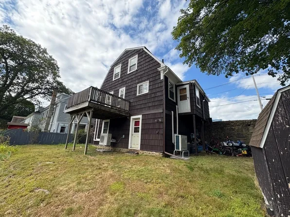 213 Woodland Ave, Gardner, MA 01440