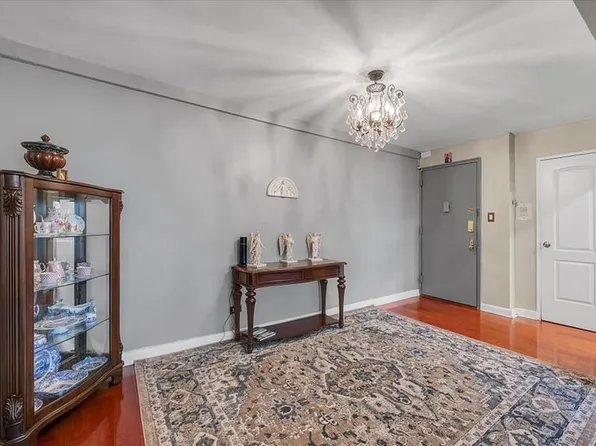 2800 Coyle St APT 516, Brooklyn, NY 11235