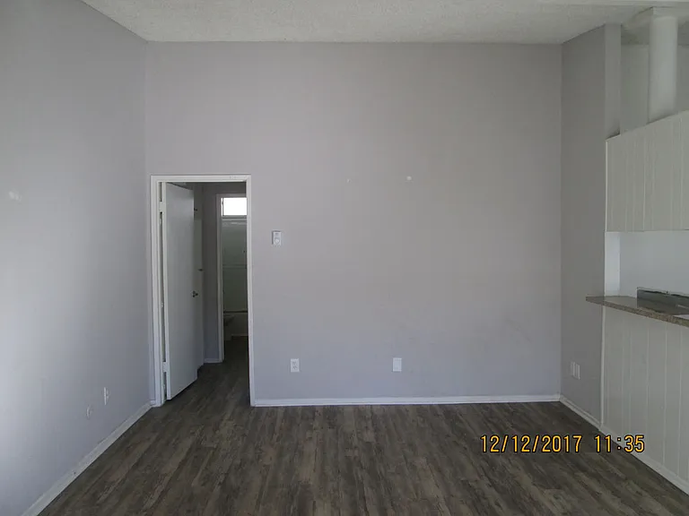 Lido Apartments - 3339 S Canfield Ave — Photo 4