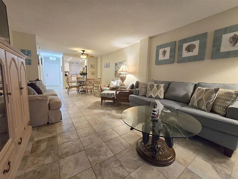 1161 Hillsboro Mile #506 — Photo 37