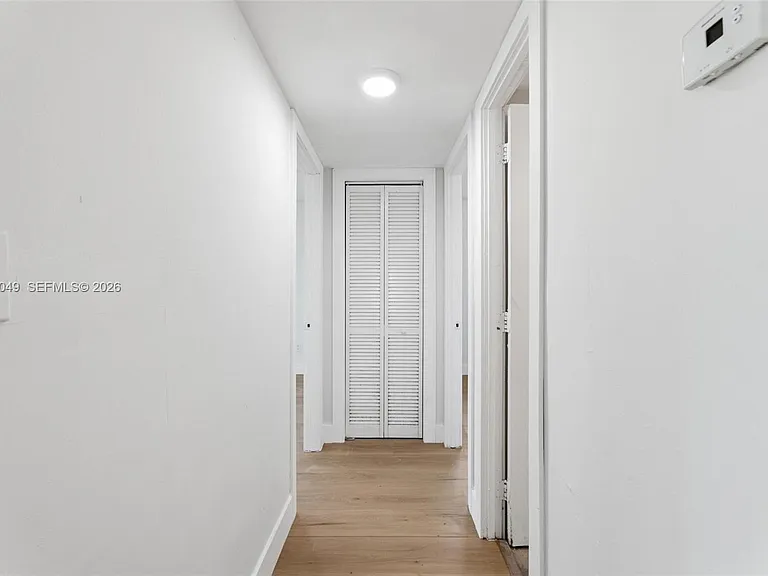 15205 NE 6th Ave #D305 — Photo 6