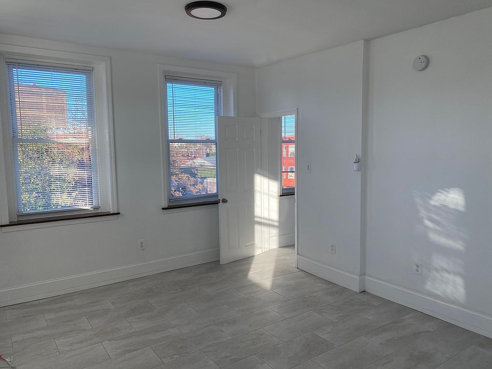 1st image of 3858 N 15th St #3F