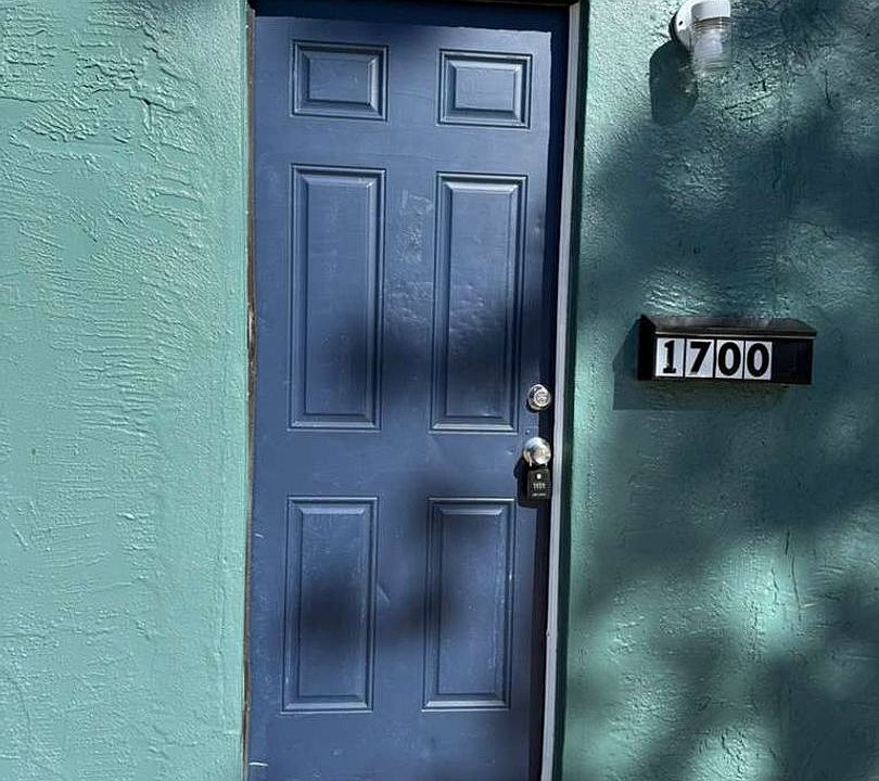 1st image of 1700 15th Ave S