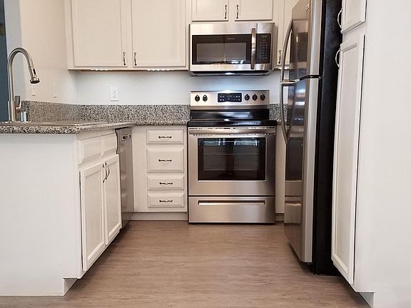 4th image of 3056 Casey Dr Unit 101