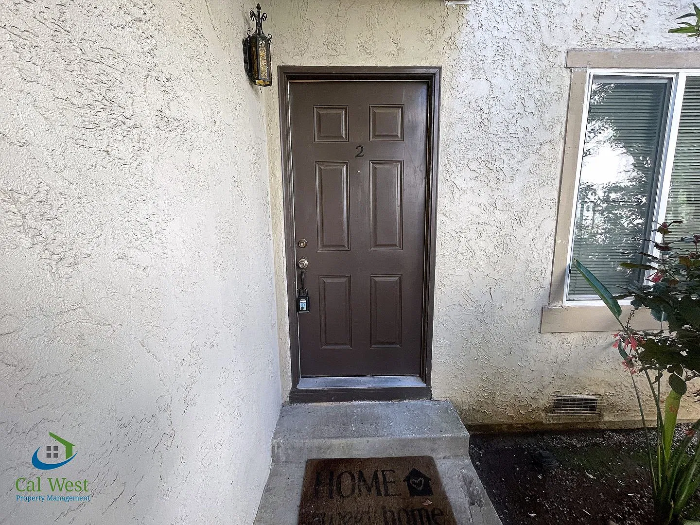 $2295.00 - 1/1 Apartment in Morgan Hill with Remodeled Kitchen — Photo 3