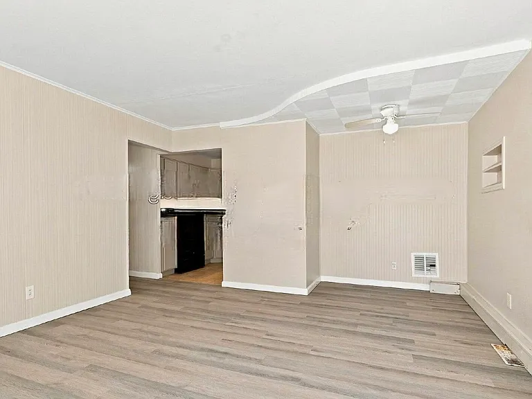 929 Lebon Dr — Photo 2