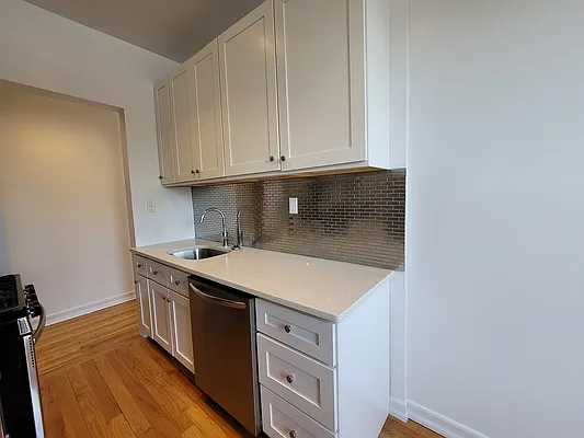 Rented by R New York | media 2