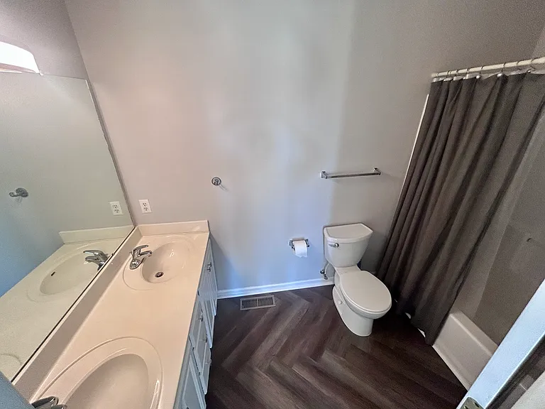 348 Diana Ct — Photo 25