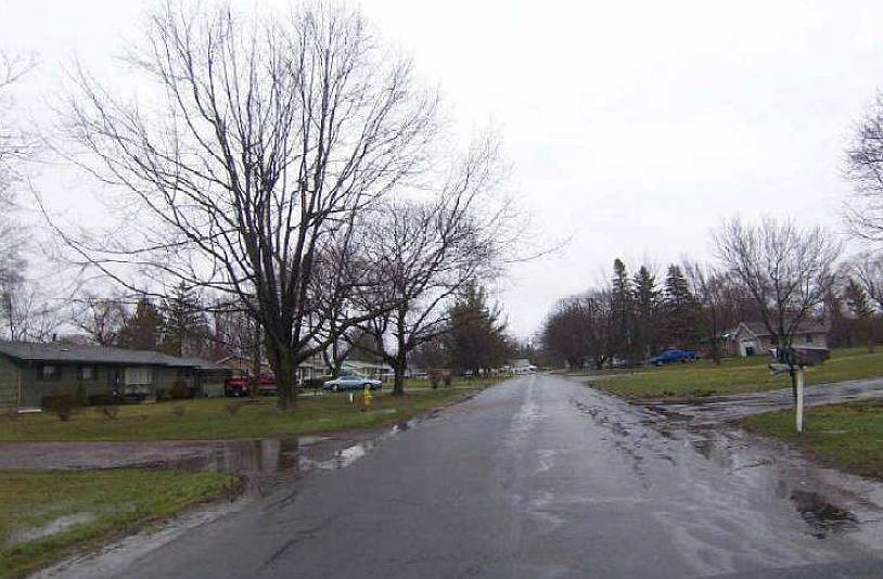 2nd image of 152 Farnsworth Rd N