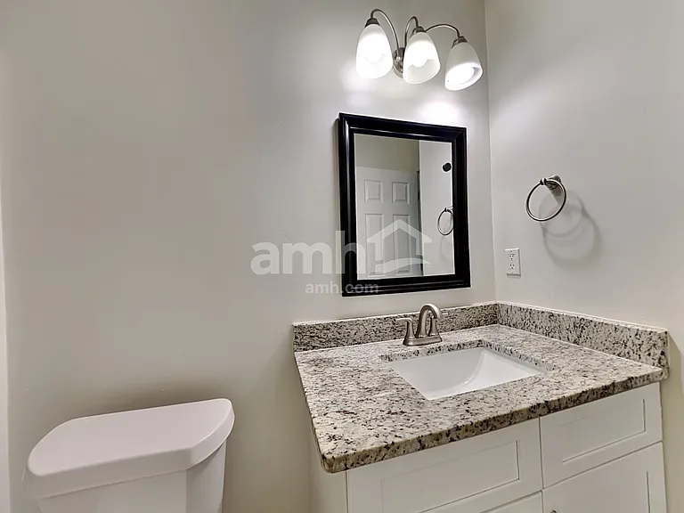 408 Fairlawn Dr — Photo 15