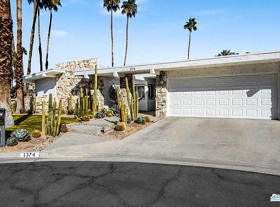 3rd image of 1374 Malaga Cir