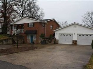 Highland Dr, Huntington, WV 25705